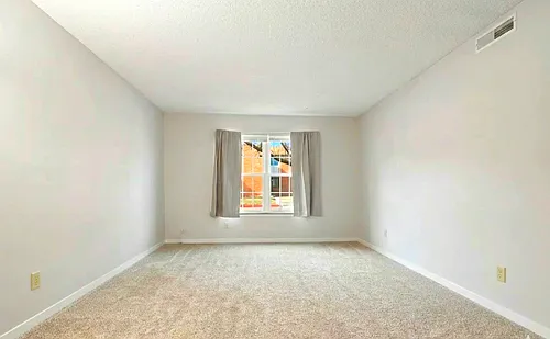 3032 SW Lydia Ave #103 Photo 1