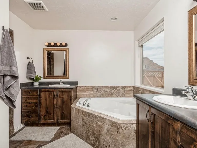 3311 E Livia Dr — Photo 6