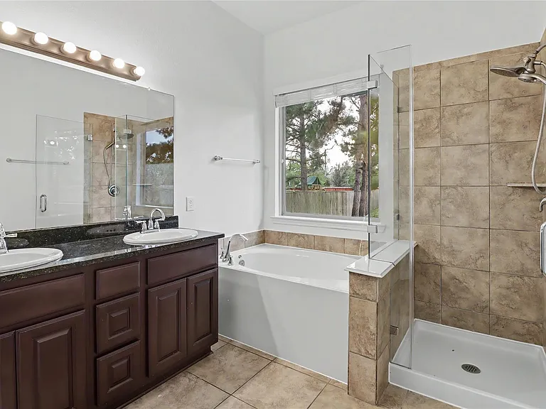 99 Sagamore Ridge Pl — Photo 32