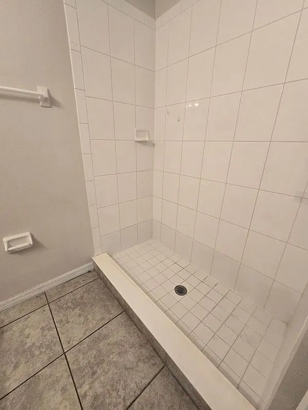 168 Bowie Ln — Photo 3