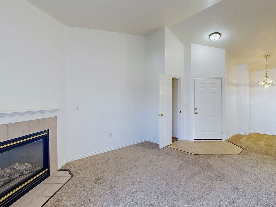 Tiburon Apartments Living Area
