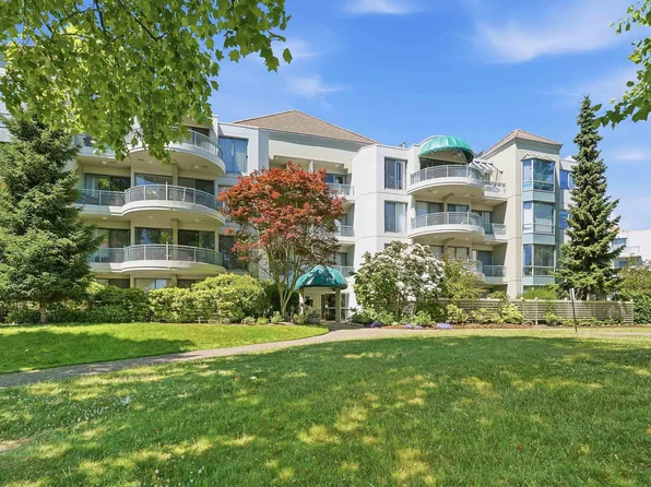 1705 Martin Dr #201, Surrey, BC V4A 9T5