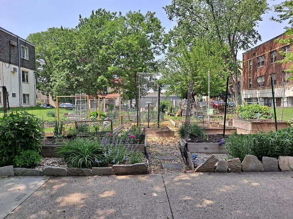 1st image of 3228 Garfield Ave