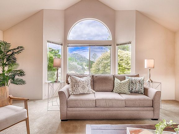 5th image of 402 Trail Ridge Place