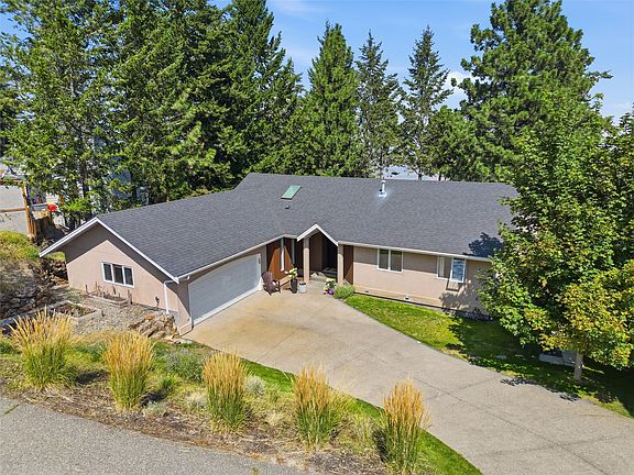 2nd image of 1937 Skeena Dr