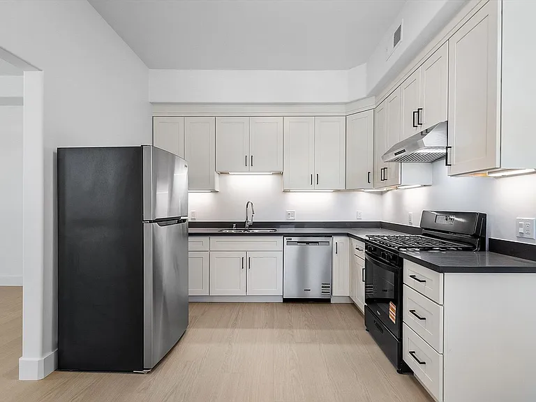 1533 Lafayette St #4 — Photo 12