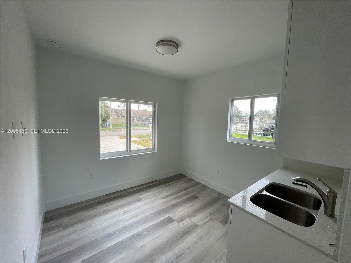 Building Photo - 1234 NW 102nd St #2