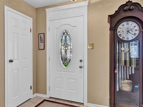 4th image of 3815 Spruce Glen Dr
