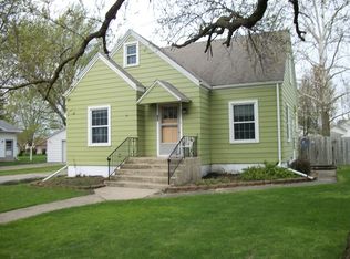 302 N 2nd St, Danforth, IL 60930