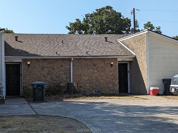 4th image of 1032/1034 Navarro Dr