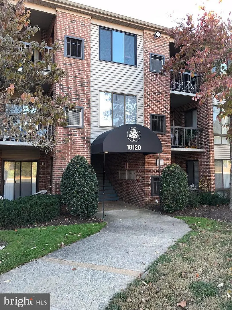 2 bed, 2.0 bath, 1100 sqft, $1,900 — Photo 1