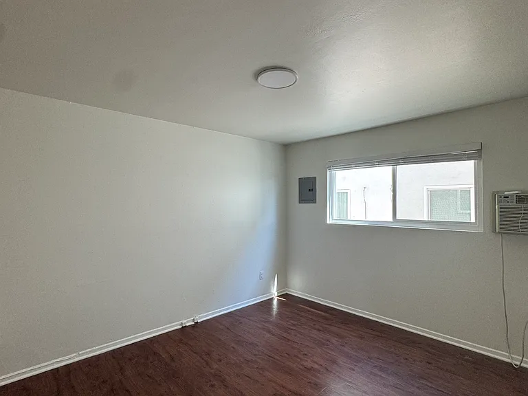 2666 Ellendale Pl #201 — Photo 8