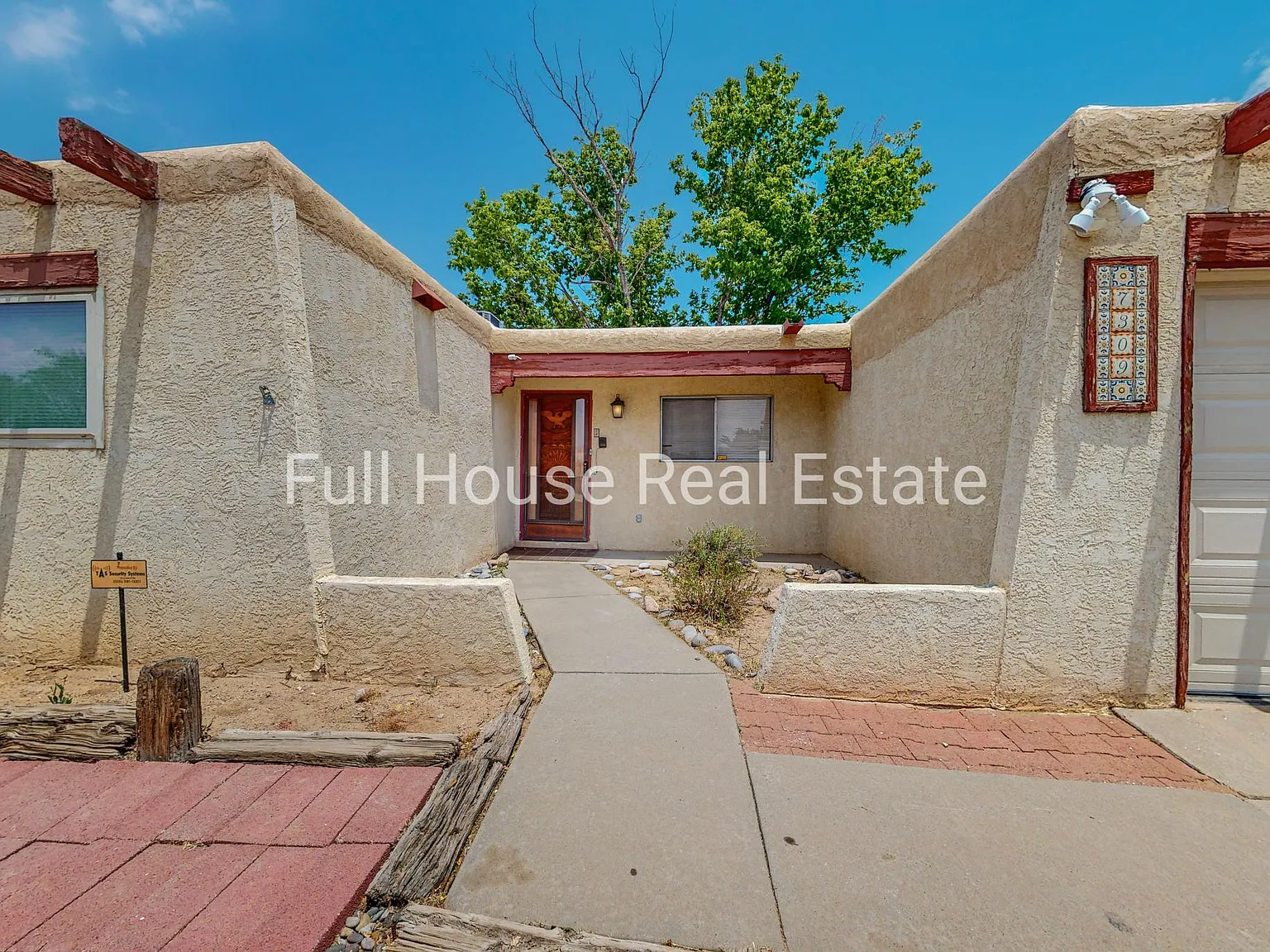 7309 Coulson Dr NE — Photo 2