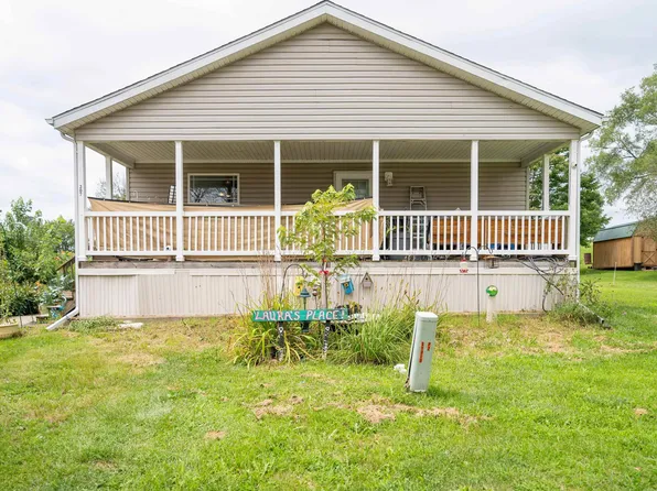 207 Abens Ave, Henry, IL 61537