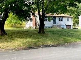 16 Scenic Dr, Uncasville, CT 06382