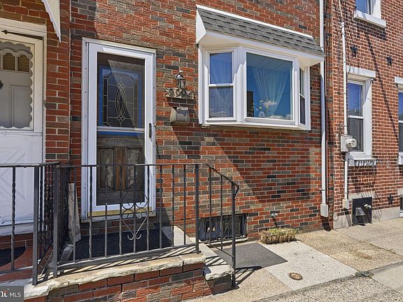 2nd image of 2994 Edgemont St