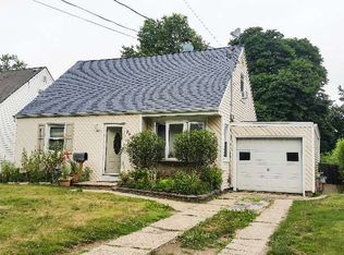 23 Brookfield Rd, Valley Stream, NY 11581