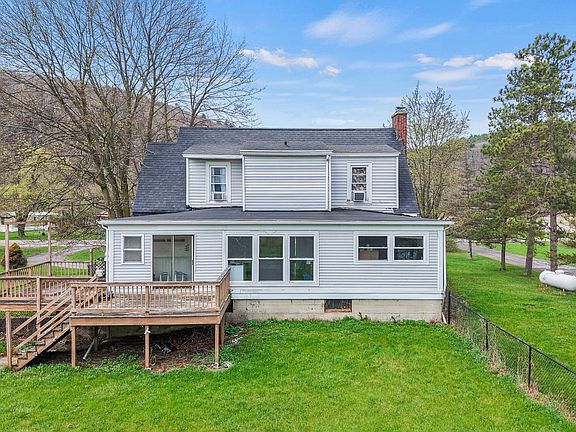 5th image of 575 Ithaca Rd