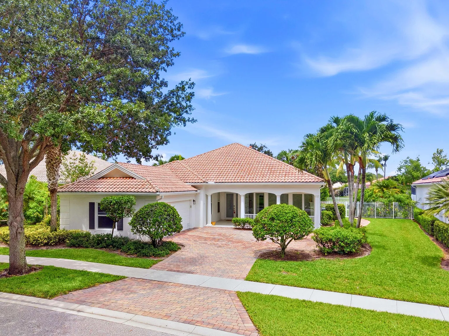 5 bed, 3.5 bath, 2679 sqft, $11,000 — Photo 2