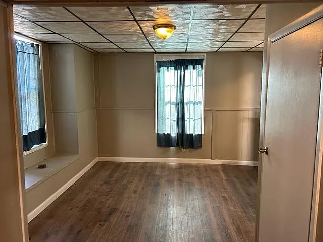 1519 Victoria Ave — Photo 2