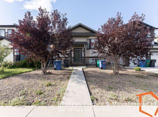 51 Kensington Rd W #1, Lethbridge, AB T1J5N5