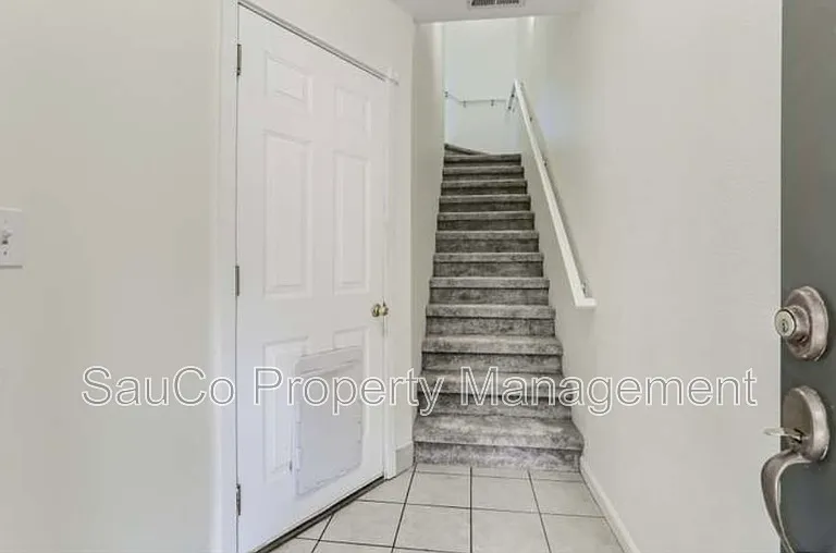 7839 NE Kian Ln — Photo 3