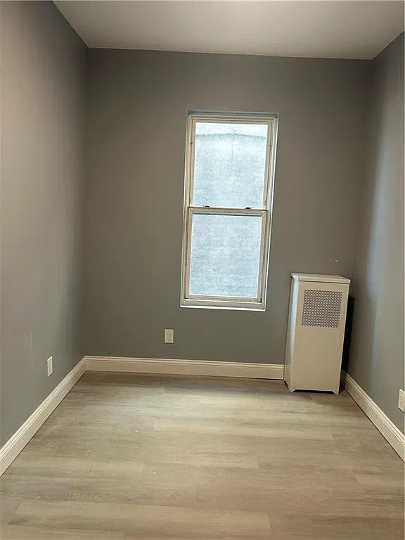 3 bed, 1.0 bath, 1000 sqft, $4,000 — Photo 4