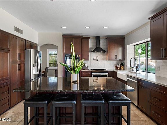 2nd image of 1224 W SHERRI Drive