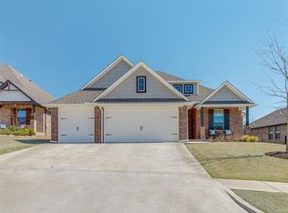 2832 Clover Field Dr, Edmond, OK 73034