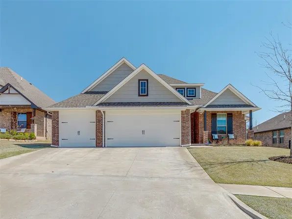 2832 Clover Field Dr, Edmond, OK 73034
