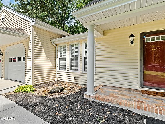4th image of 108 Iroquois Ln