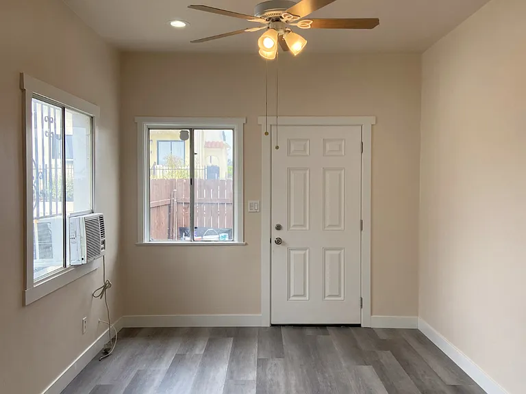 1528 Attridge Ave — Photo 3