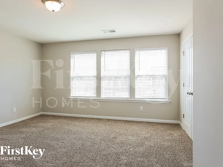 109 Longleaf Dr — Photo 8
