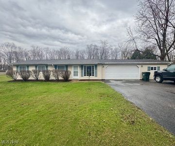 566 Robinhood Dr, Aurora, OH, 44202
