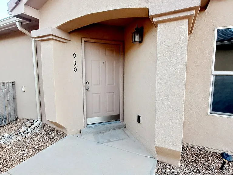 930 Desert Senna Ave SW — Photo 3