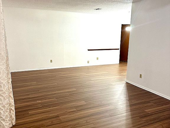 5th image of 522 Constitution Dr