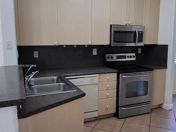 5th image of 5470 NW 107th Ave #33179-807
