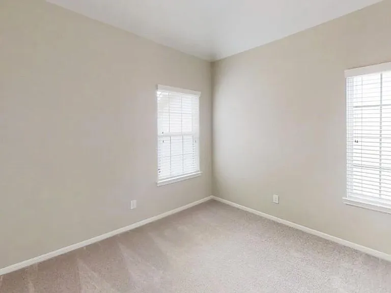 5609 Mina Way — Photo 11
