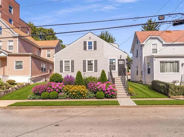 219 E 238th Street, Bronx, NY 10470