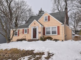 115 Grove St, Waldwick, NJ 07463