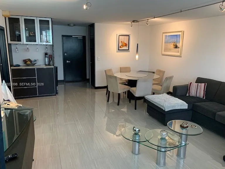 5313 Collins Ave #1004 — Photo 11