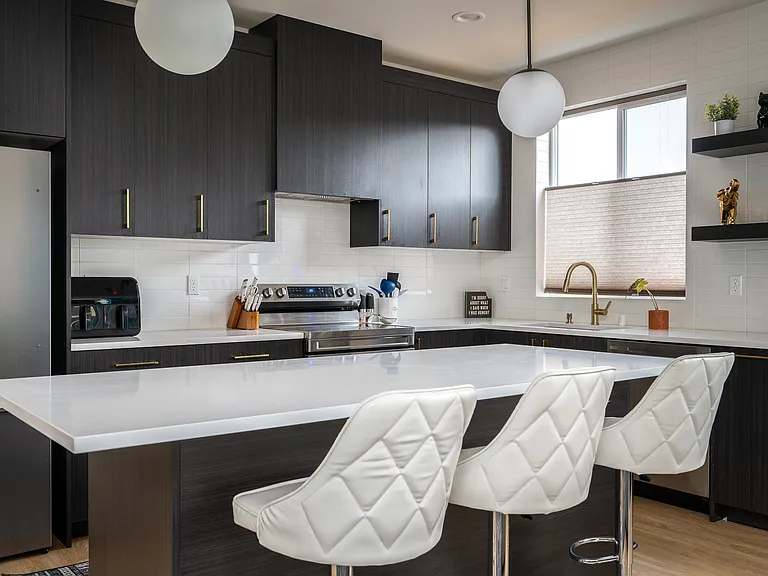 Expansive island for entertaining