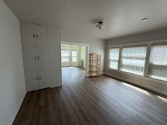 5th image of 819 6th Ave N APT E