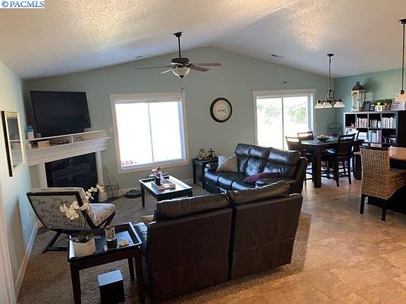 5th image of 2207 S Kellogg Pl