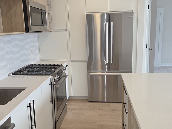 2nd image of 255 W Falls Station Blvd #804