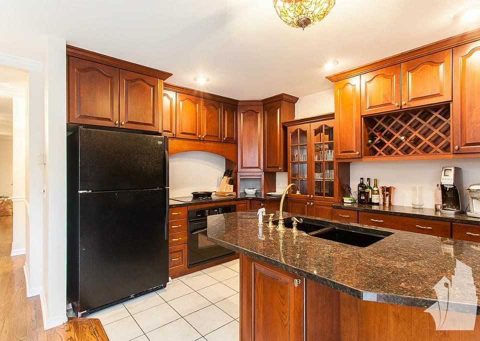 1st image of 1330 N La Salle Dr APT 104A