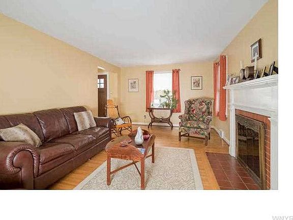 2nd image of 173 Burbank Dr