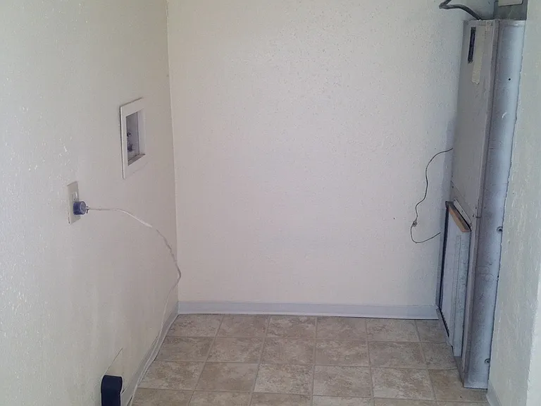 115 S 14th Ave — Photo 3