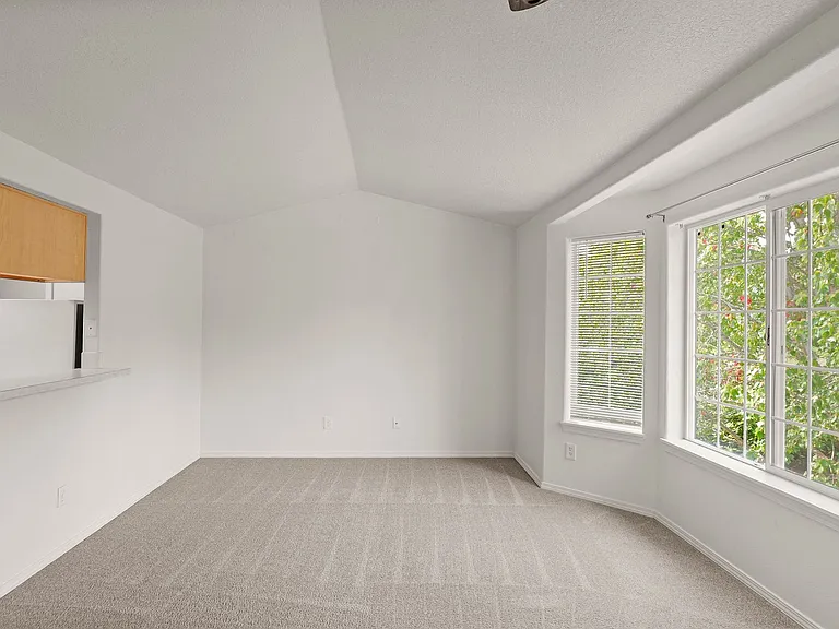 4270 SW 159th Ave #B — Photo 4