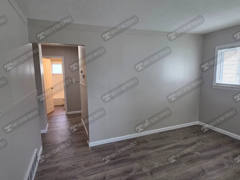 13065 Sherman Ave — Photo 6